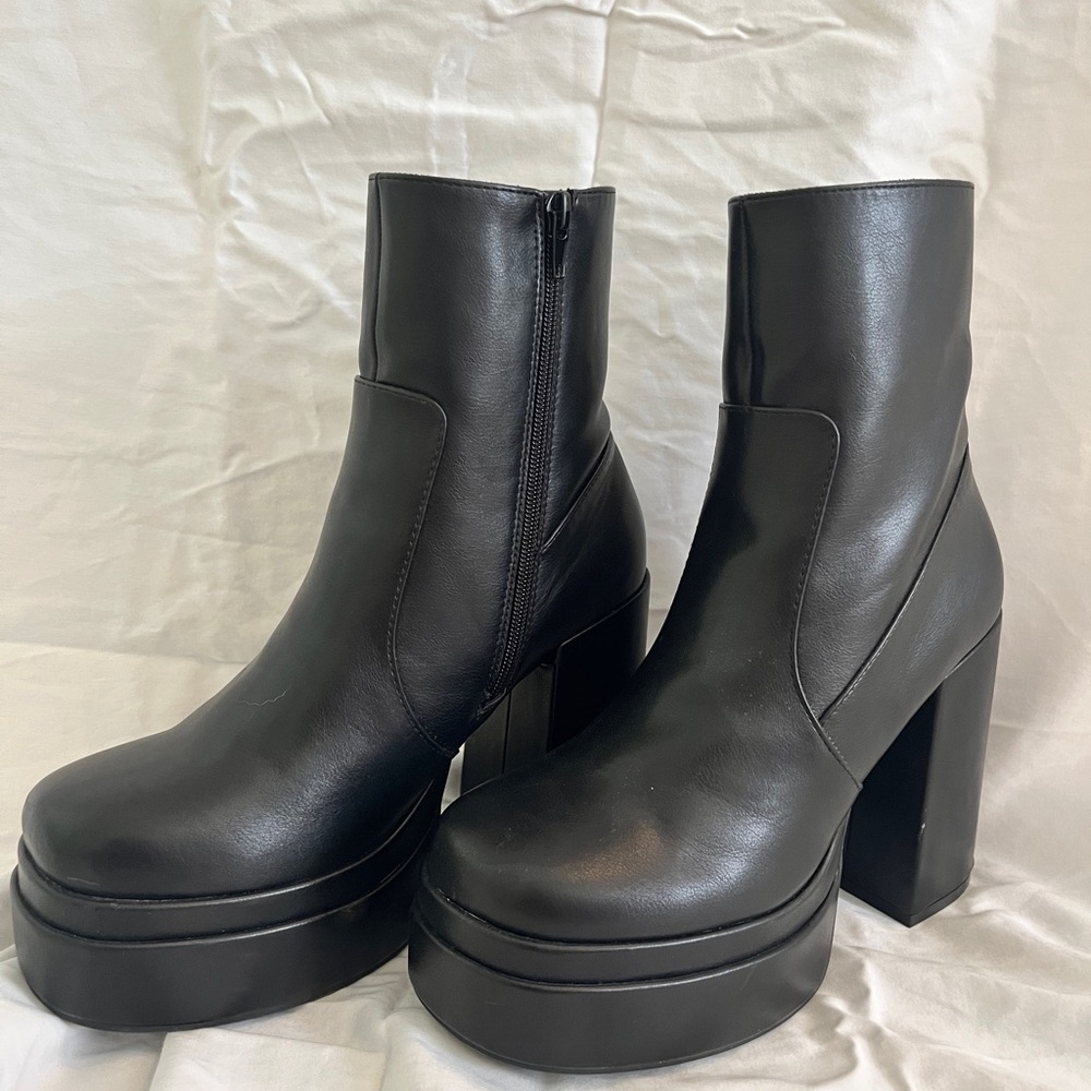 Madden Girl Eclipse Black Platform Ankle Boots